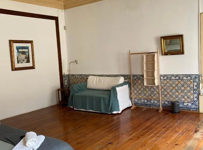 Azulejos Cais Sodre Bed & Breakfast 3*