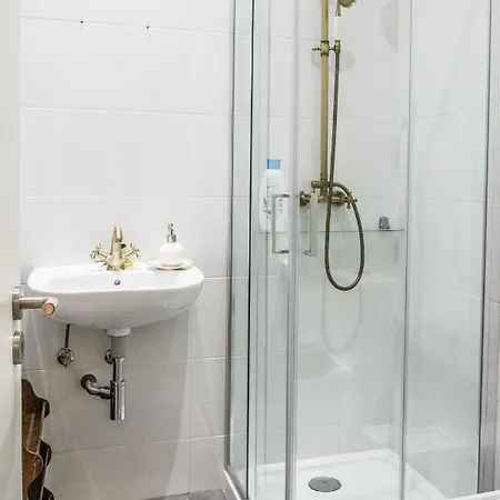 Azulejos Cais Sodre 3*
