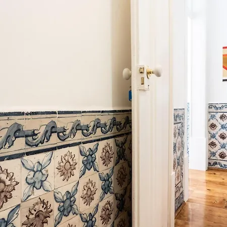 Azulejos Cais Sodre 3* リスボン