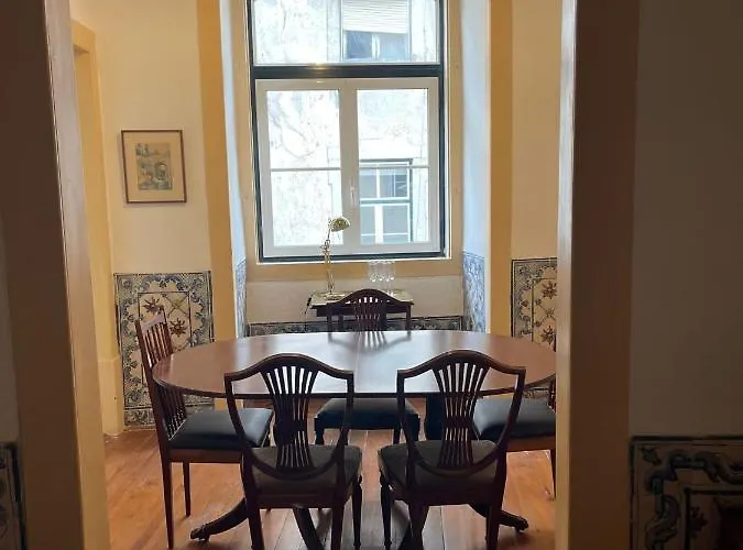 Azulejos Cais Sodré Bed & Breakfast 3*