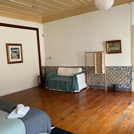 Azulejos Cais Sodre Bed & Breakfast 3*